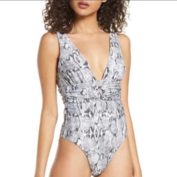 Chelsea 28 Textured One-Piece Swimsuit - Picture 1 of 6